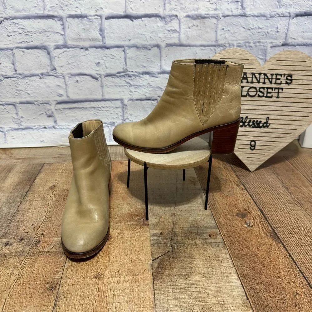 Samantha Pleet Wolverine 1000 Mile Leather Ankle Chelsea Boots Taupe Tan 8B
